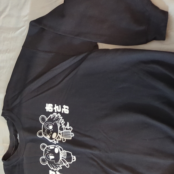 Animal Crossing Able Sisters Pullover Sweatshirt NWOT - Picture 2 of 4